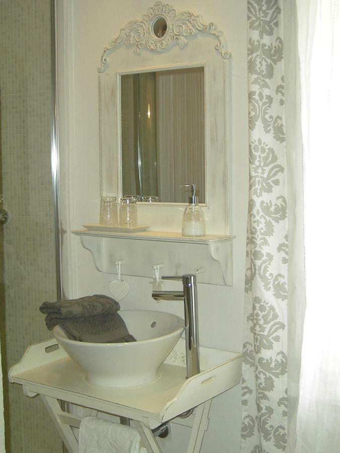 Bed and Breakfast Mas De La Garance Althen-des-Paluds Exterior foto
