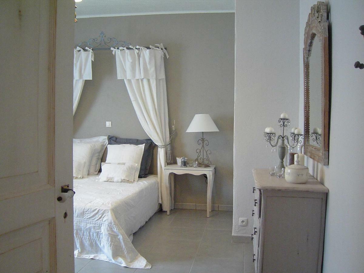 Bed and Breakfast Mas De La Garance Althen-des-Paluds Exterior foto